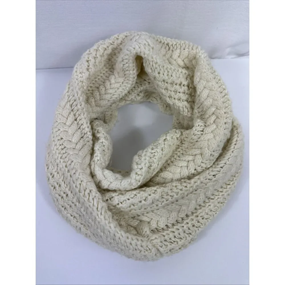 GAP Scarf Chunky‎ Wool Blend Cable Fisherman Style Cowl Cream Classic Thick Knit